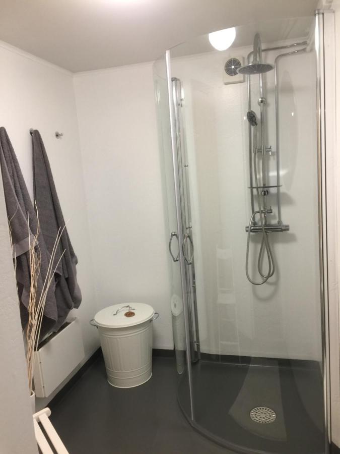Bo Centralt I Vaernamo Esterno foto