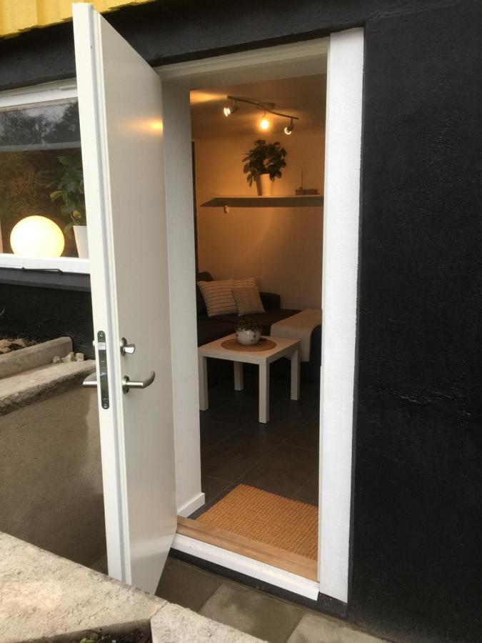Bo Centralt I Vaernamo Esterno foto